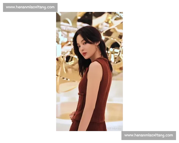 辛芷蕾威尼斯听译名场面：一句 “啥呀” 松弛感封神